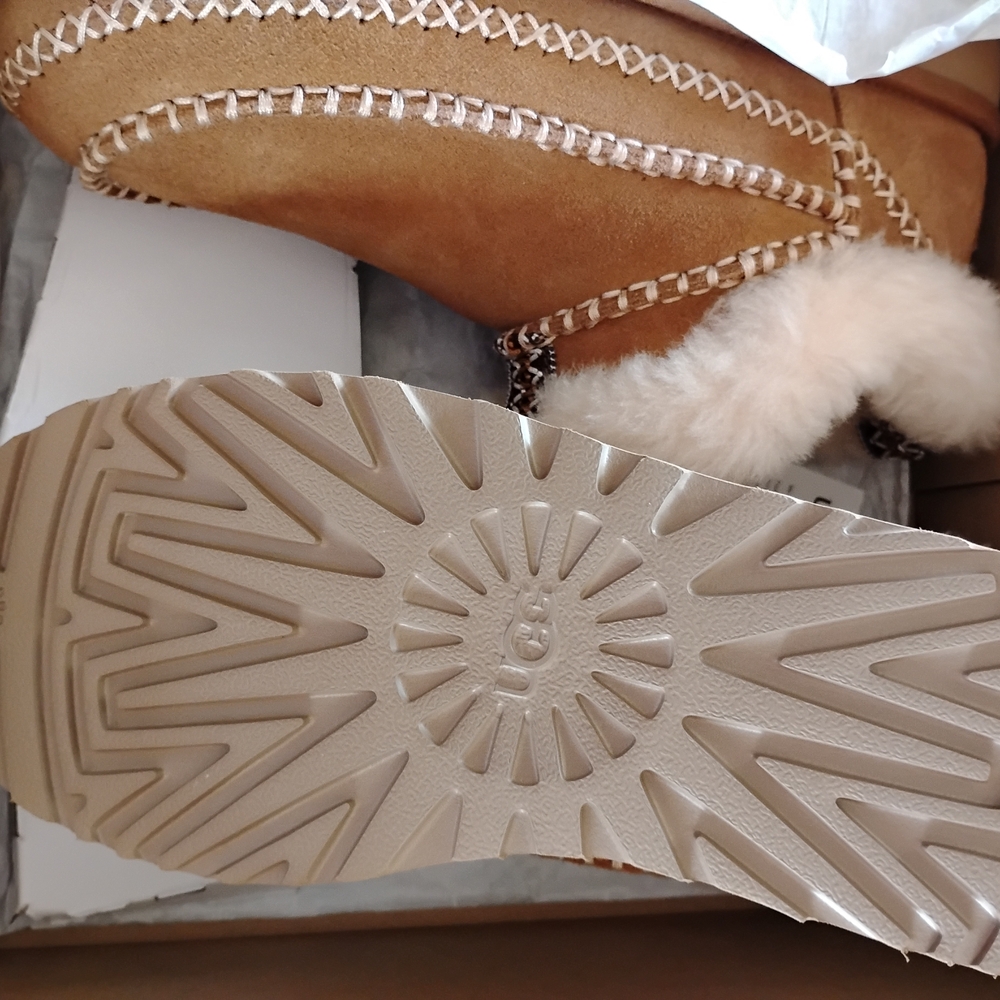 UGG Chestnut Suede Shearling Moccasin Boots - Picture 4 of 4